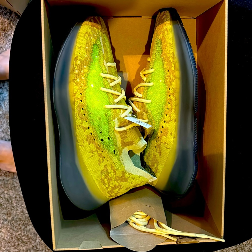 Men’s Adidas Yeezy Boost 380 tennis shoe/sneaker SIZE 11 BRAND NEW WITH …